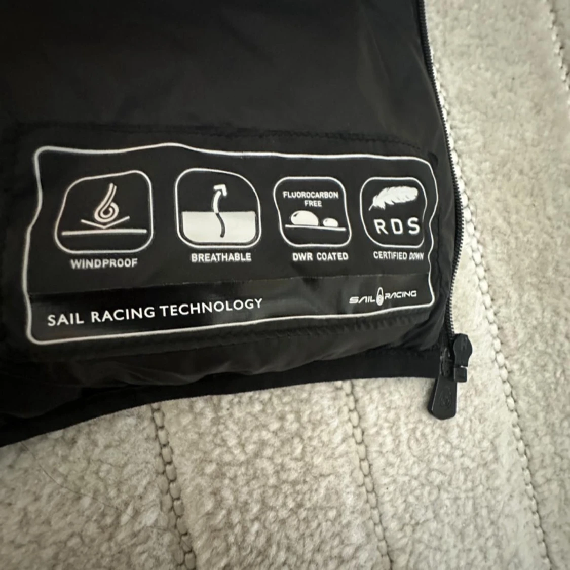 Svart dunväst från Sail Racing - 4