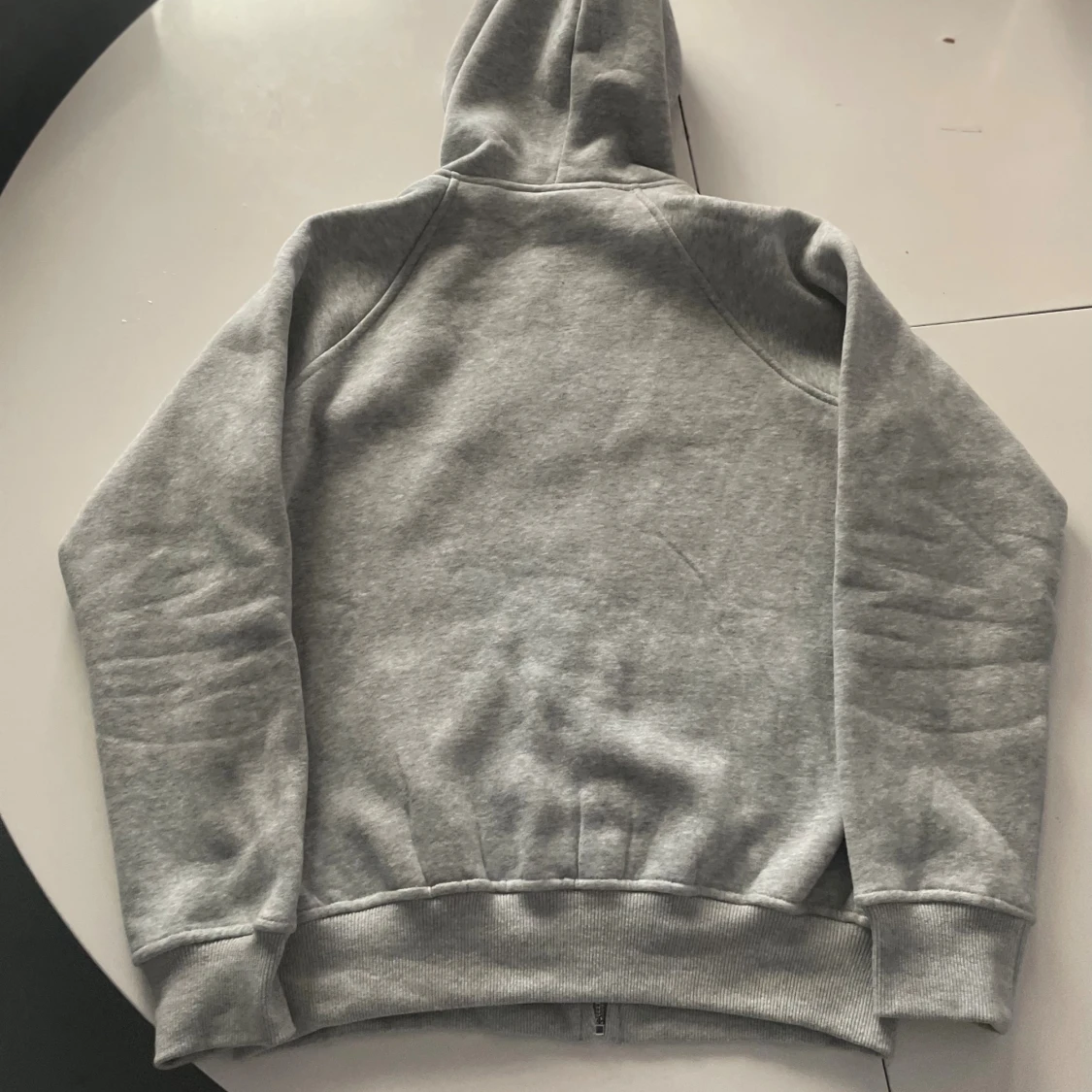 Grå hoodie från Burberry med dragkedja - 3