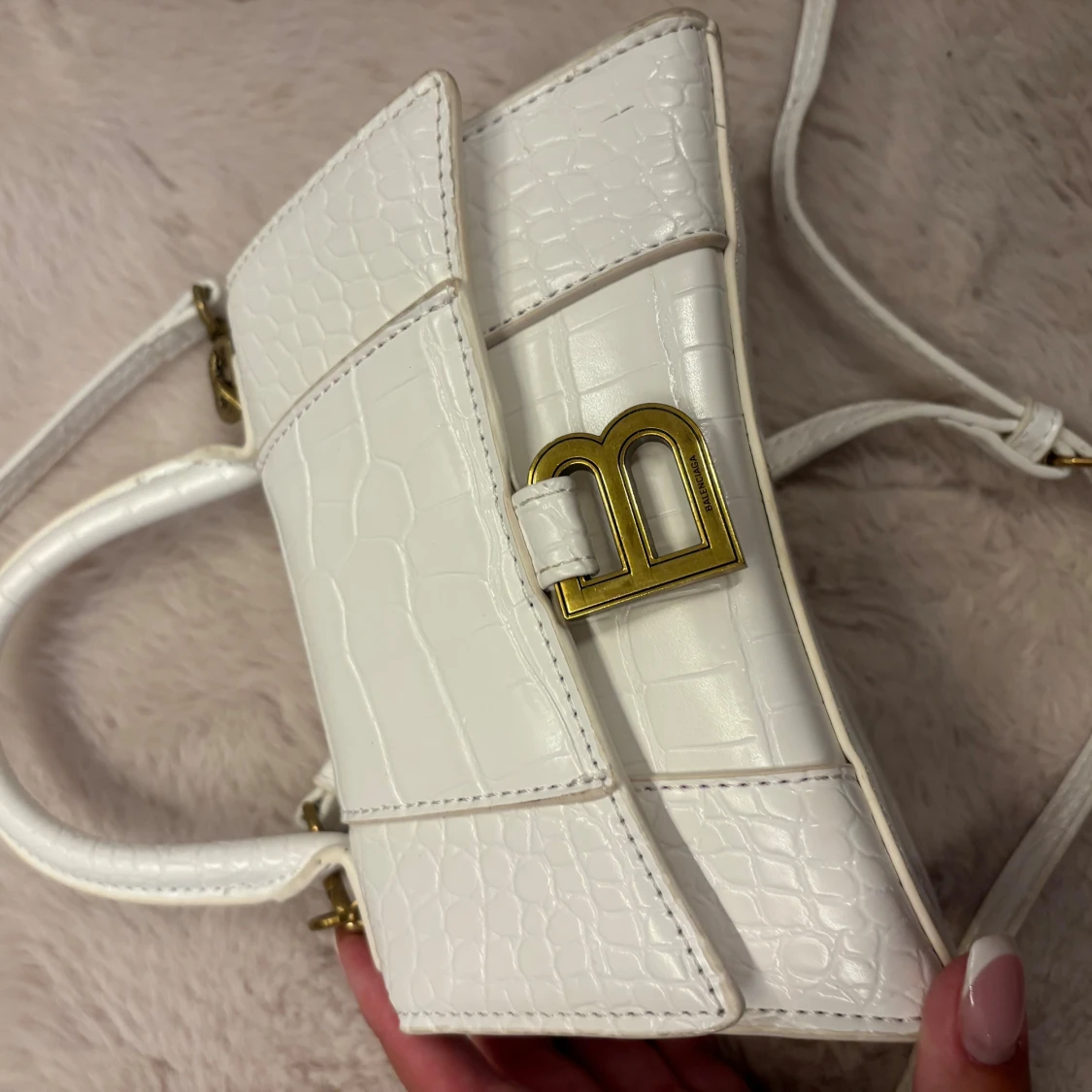 Vit handväska i skinn - 4