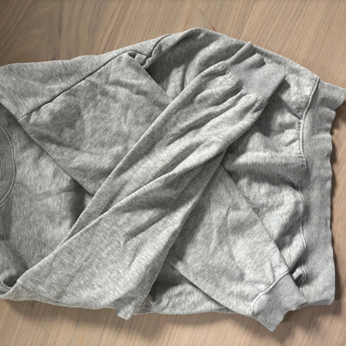 Grå loose fit sweatshirt från H&M - 1