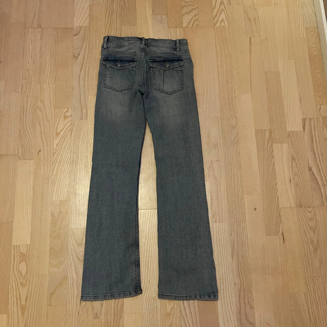 Blå bootcut jeans från Kappahl - 1