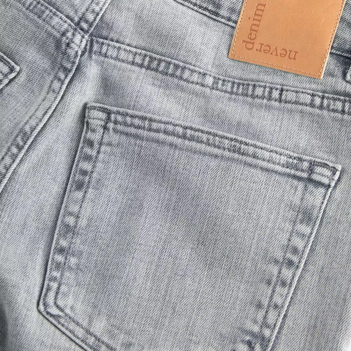 Gråa jeans från Bikbok - 3