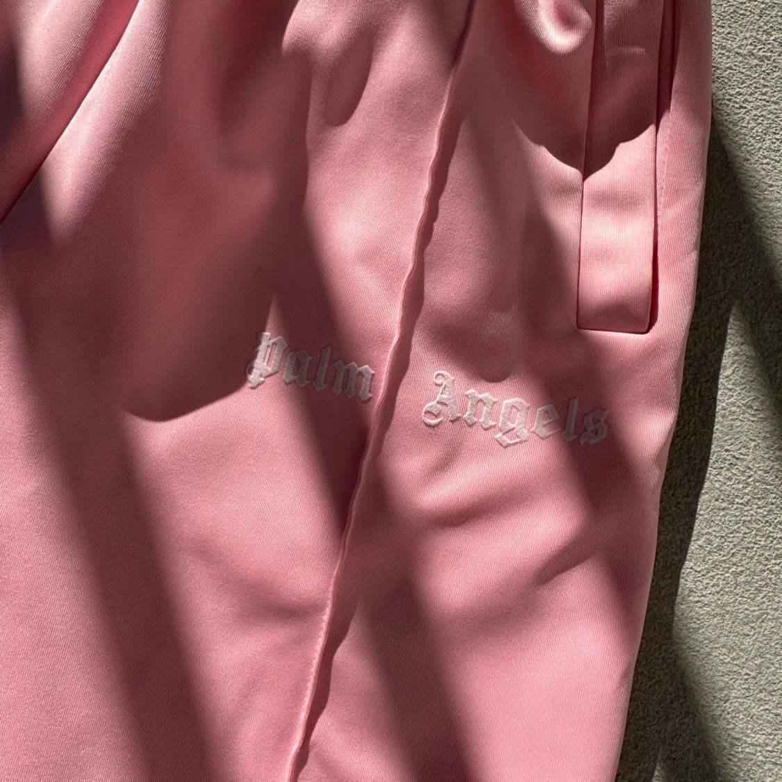 Palm Angels rosa shorts med vita ränder - 2