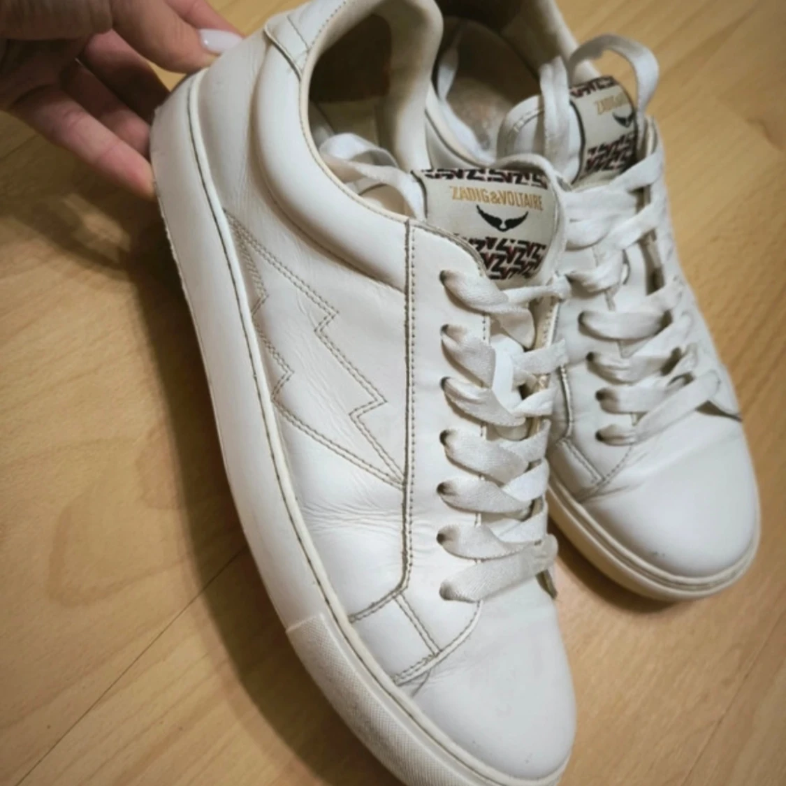 Vita sneakers från Zadig & Voltaire