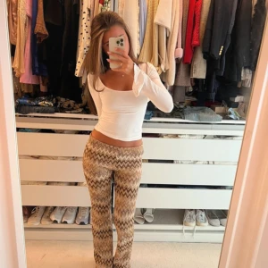 Missoni/orre byxor  - Säljer ett par snygga byxor från Amisu i storlek XS. Low waist och pris kan diskuteras💞