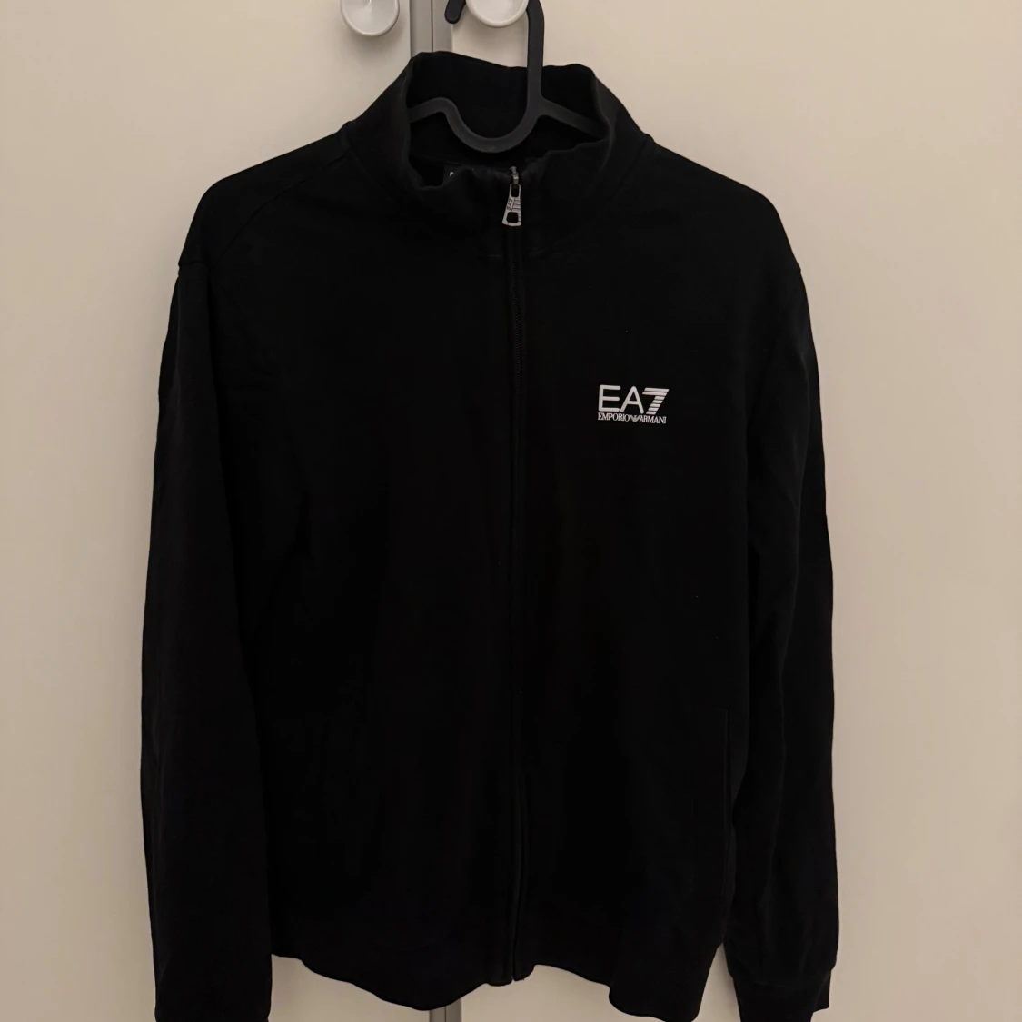Svart zip-hoodie EA7 Emporio Armani