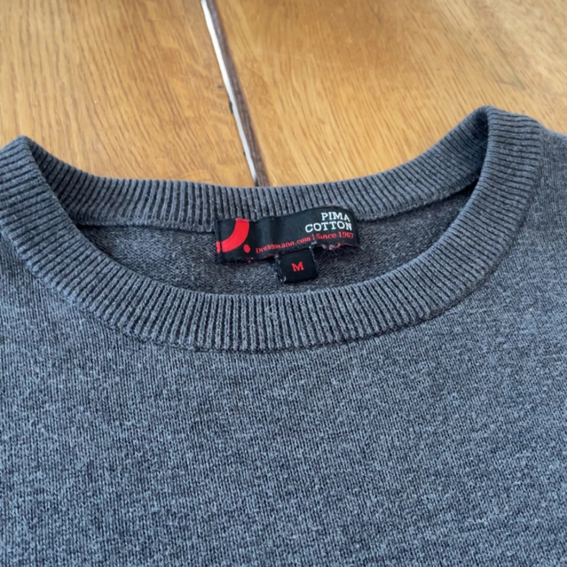 Grå bomullströja från Dressmann - 1