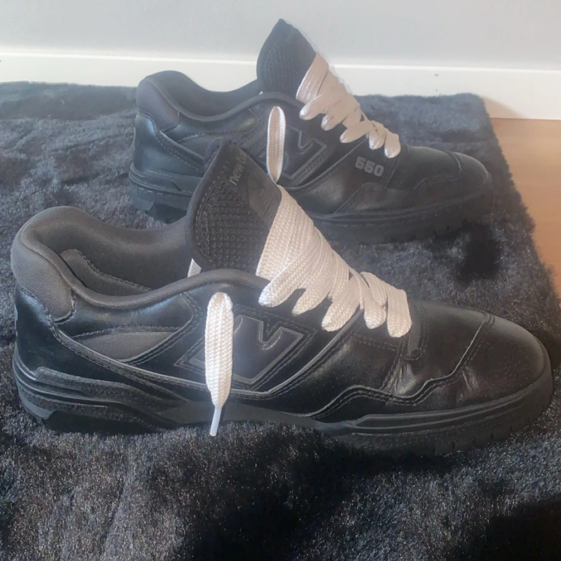 Svarta New Balance 550  - 2