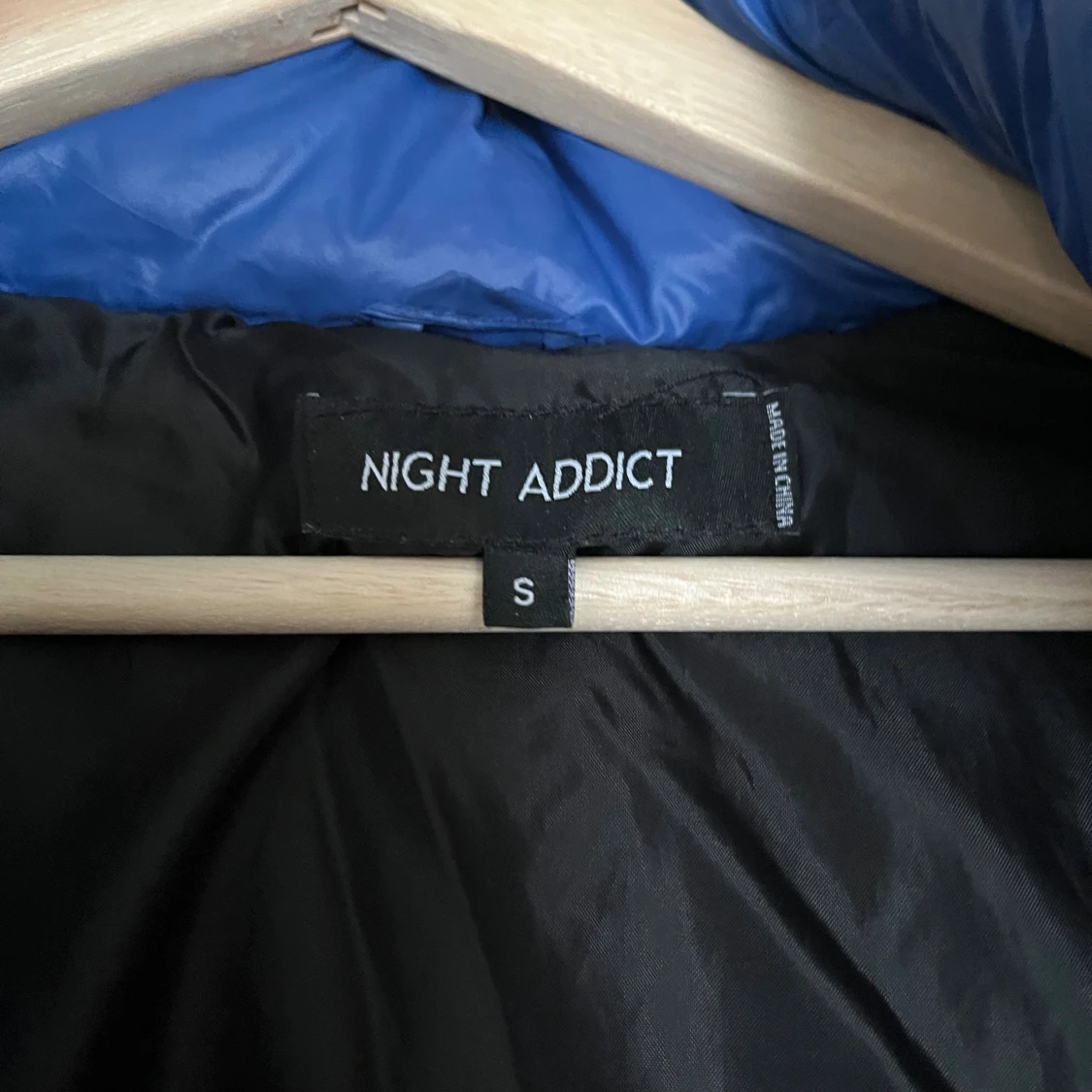 Blå pufferjacka från Night Addict - 3
