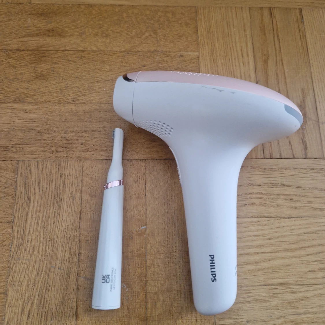 Philips Lumea IPL Hair Removal 7000 - 1