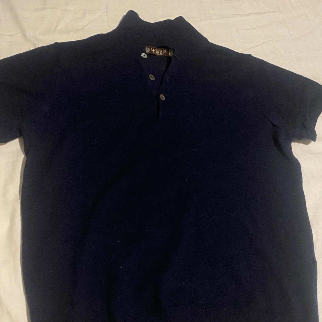 Mörkblå pikétröja från Morris