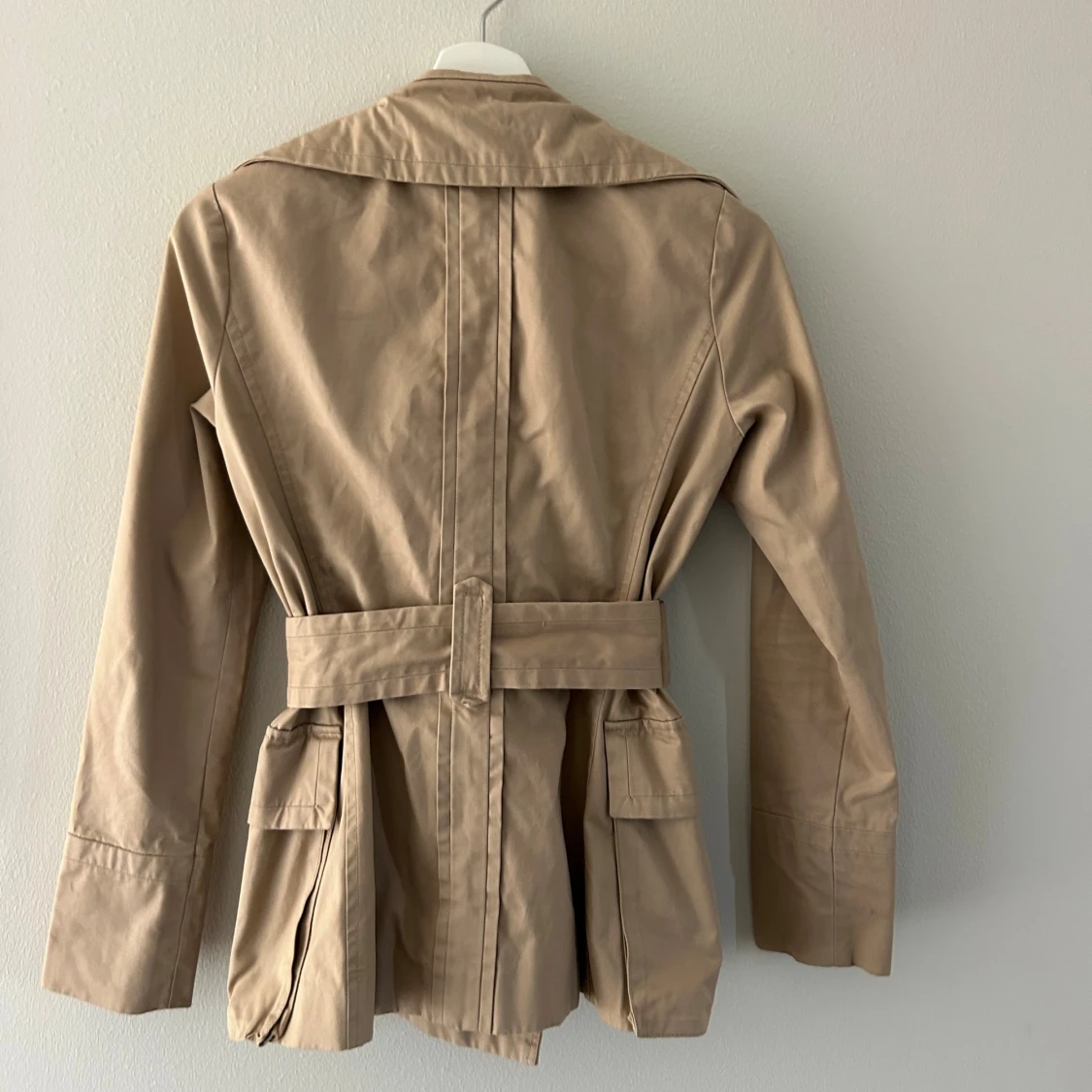 Beige trenchcoat från Zara Woman - 4