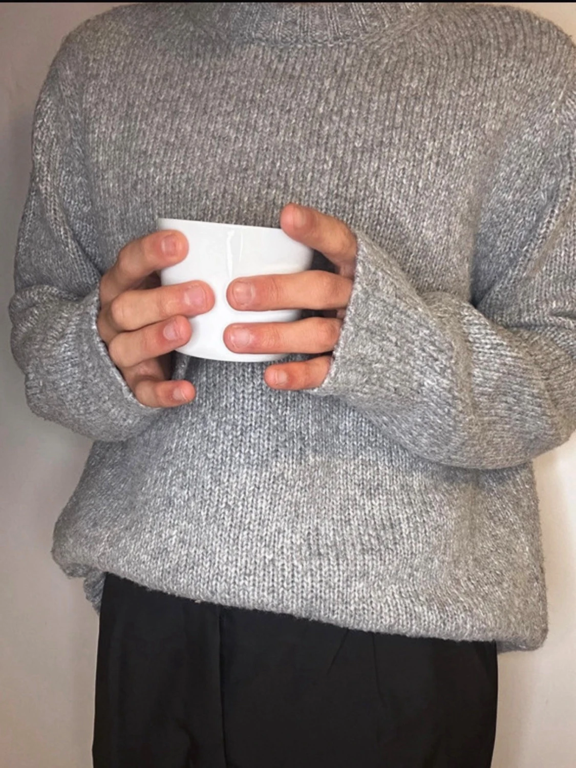 Grå stickad tröja med loose fit - 1