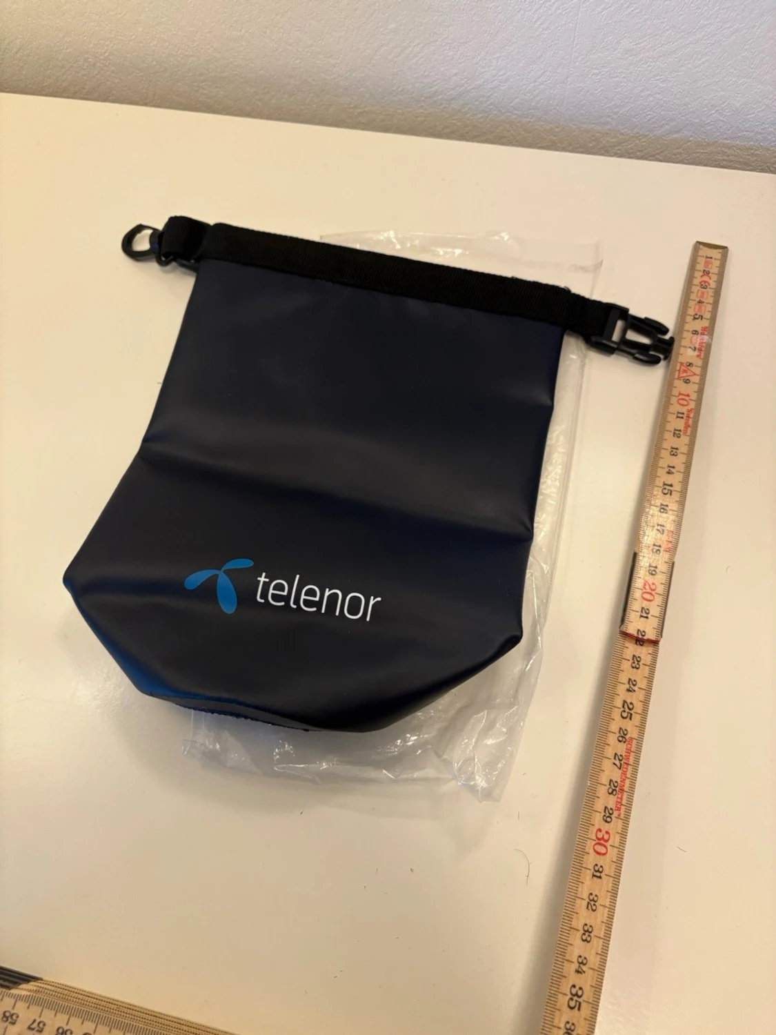 Mörkblå vattentät shoppingväska Telenor