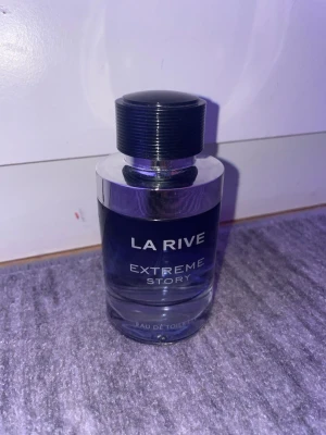 La Rive Extreme Story 75ml - La Rive Extreme Story Eau de Toilette, 75ml. Finns cirka 73 ml kvar. 