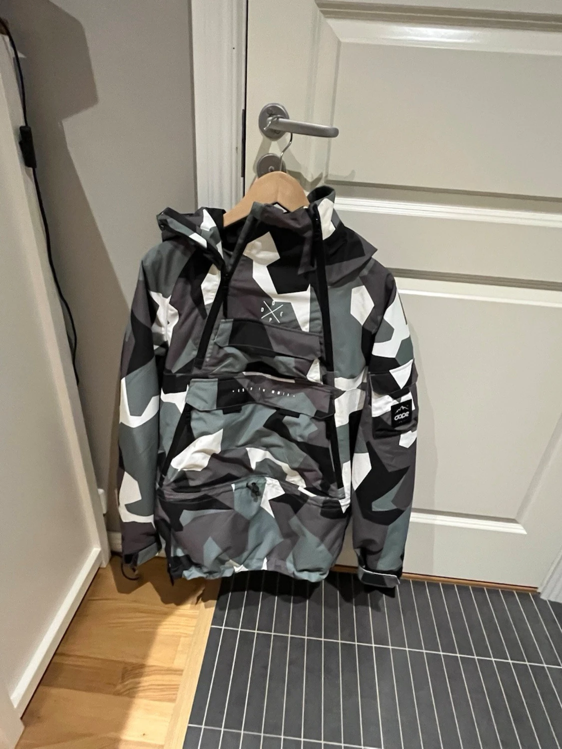 Camouflage vindjacka från Dope XS