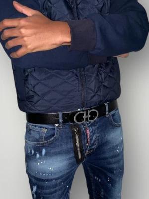 Ferragamo bälte 110 cm  - Helt ny. Fin replika med hög kvalitet. Storlek: 110cm . Pris: 649kr. Först till kvarn.