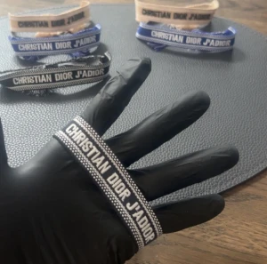 Dior Armband - Helt nya Dior armband, 119 styck, 2 för 200    ❌BLÅ SLUTSÅLD ❌