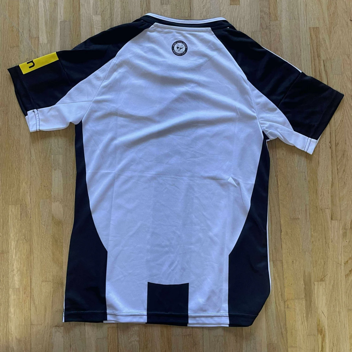 Newcastle United randig fotbollströja - 1