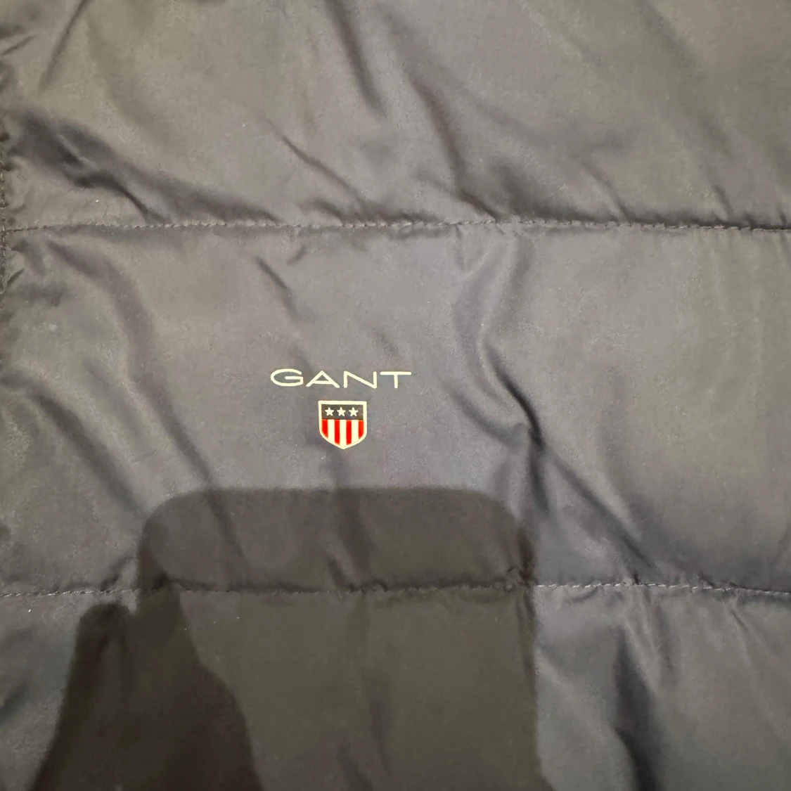 Mörkblå pufferjacka från GANT - 1