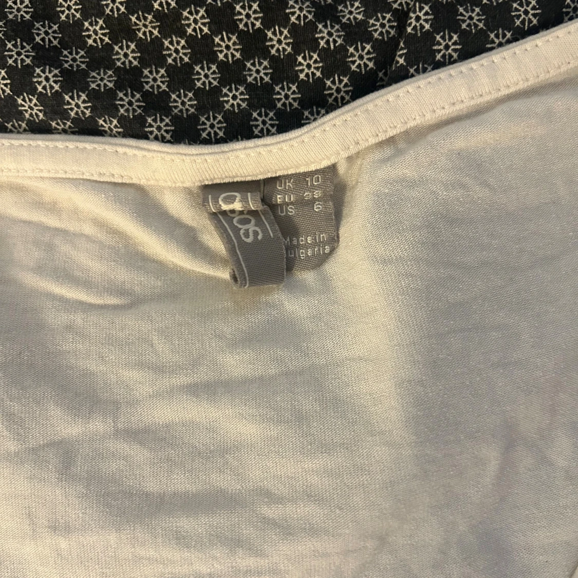 Vit croppad topp med snörning från ASOS - 1