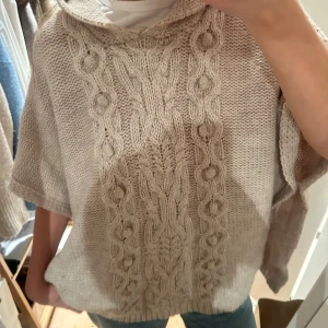 Stickad väst - Så fin o mysig stickad väst som tyvärr inte kommit till användning, är som ny