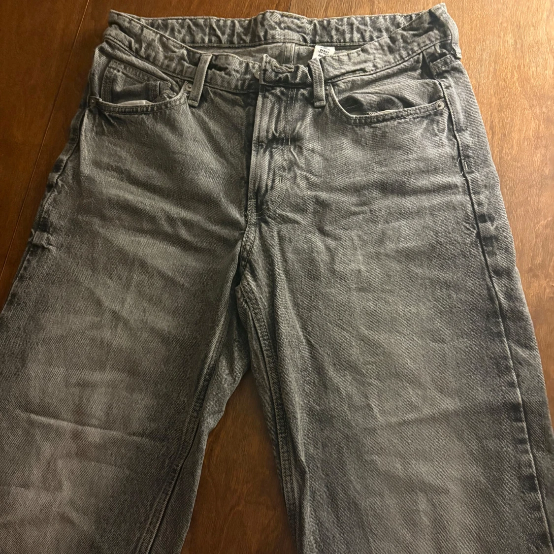 Grå jeans (samma modell som bilden fast grå) - 1