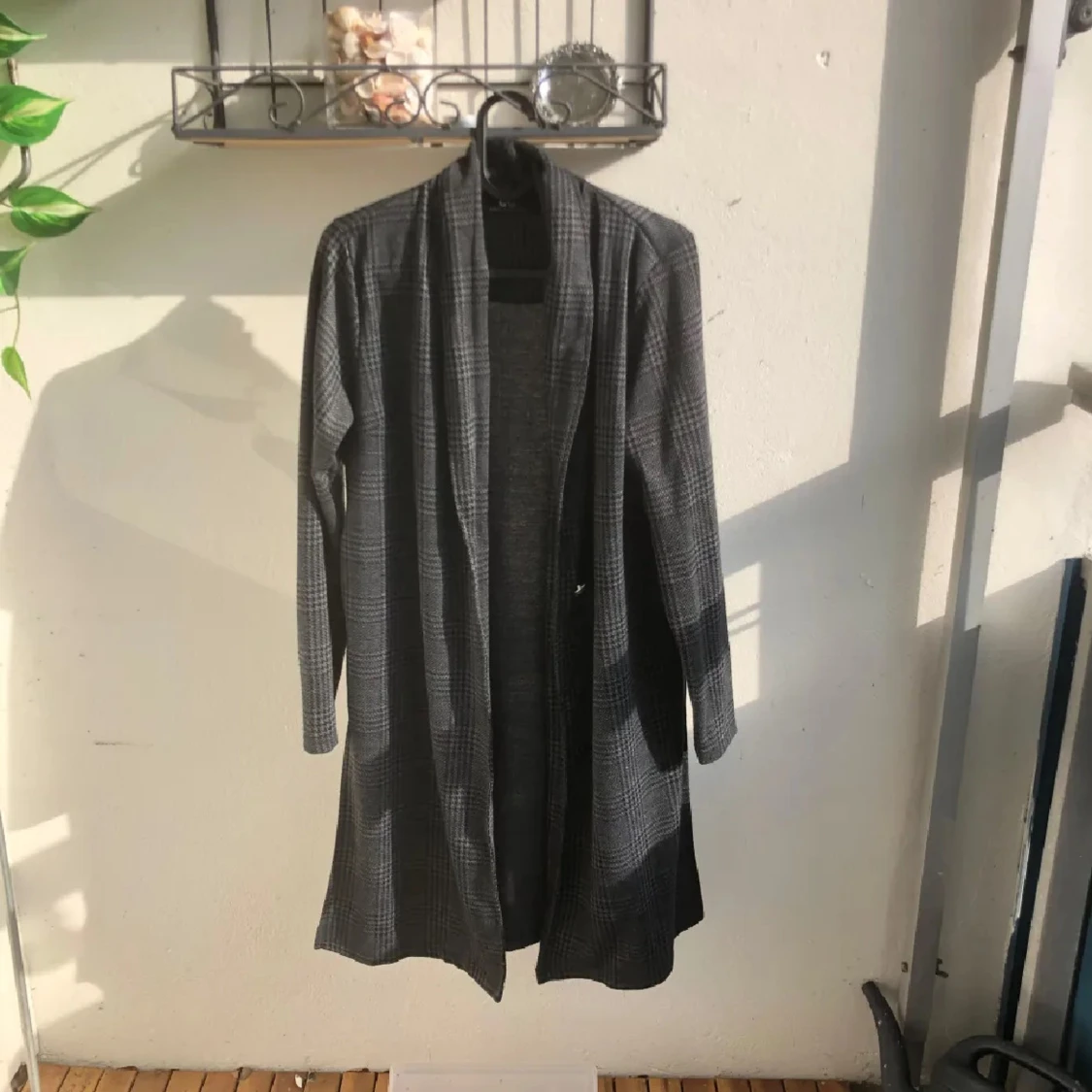 Grå rutig cardigan jacka