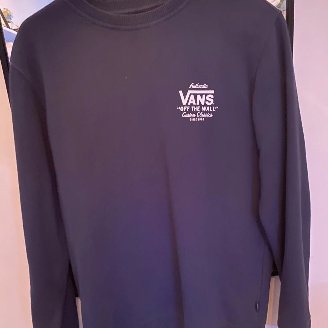 Mörkblå sweatshirt från Vans