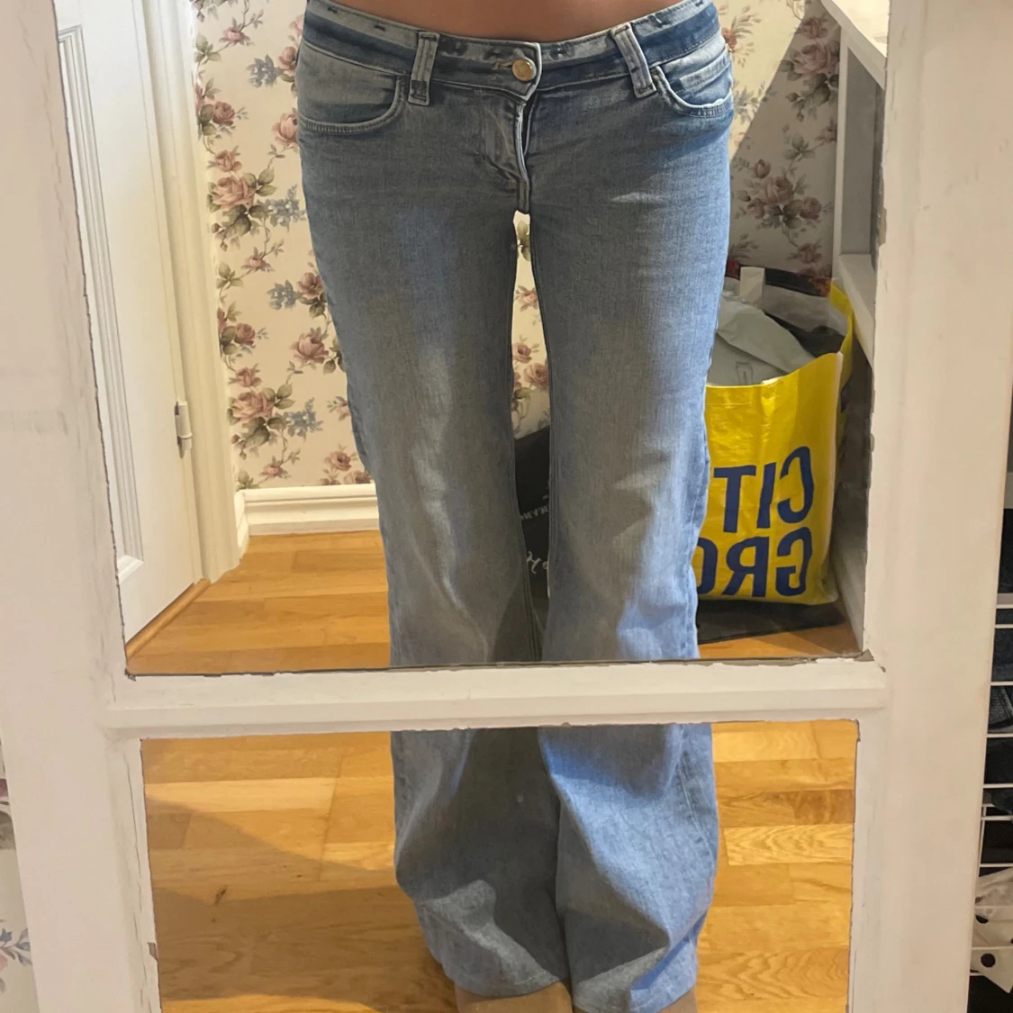 Ljusblå bootcut jeans låg midja - 3