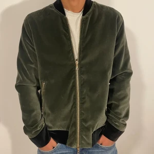 Limitato Jacka  - Snygg Limitato jacka i storlek M men passar mer som storlek S. Pris kan diskuteras vid snabb affär.