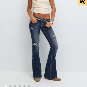 Gina jeans!! - säljer dessa supersnygga jeansen från gina då de ej kommer till användning och har ett till par. Använda max 2-3 gånger, de är dock uppsprättade då de var för korta för mig annars är det inga defekter alls och de är som helt nya!! nypris 399 ❣️❣️