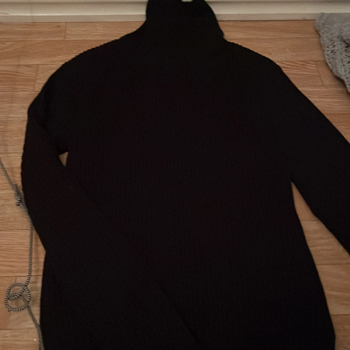 Svart ribbad polotröja från Pop England - 1