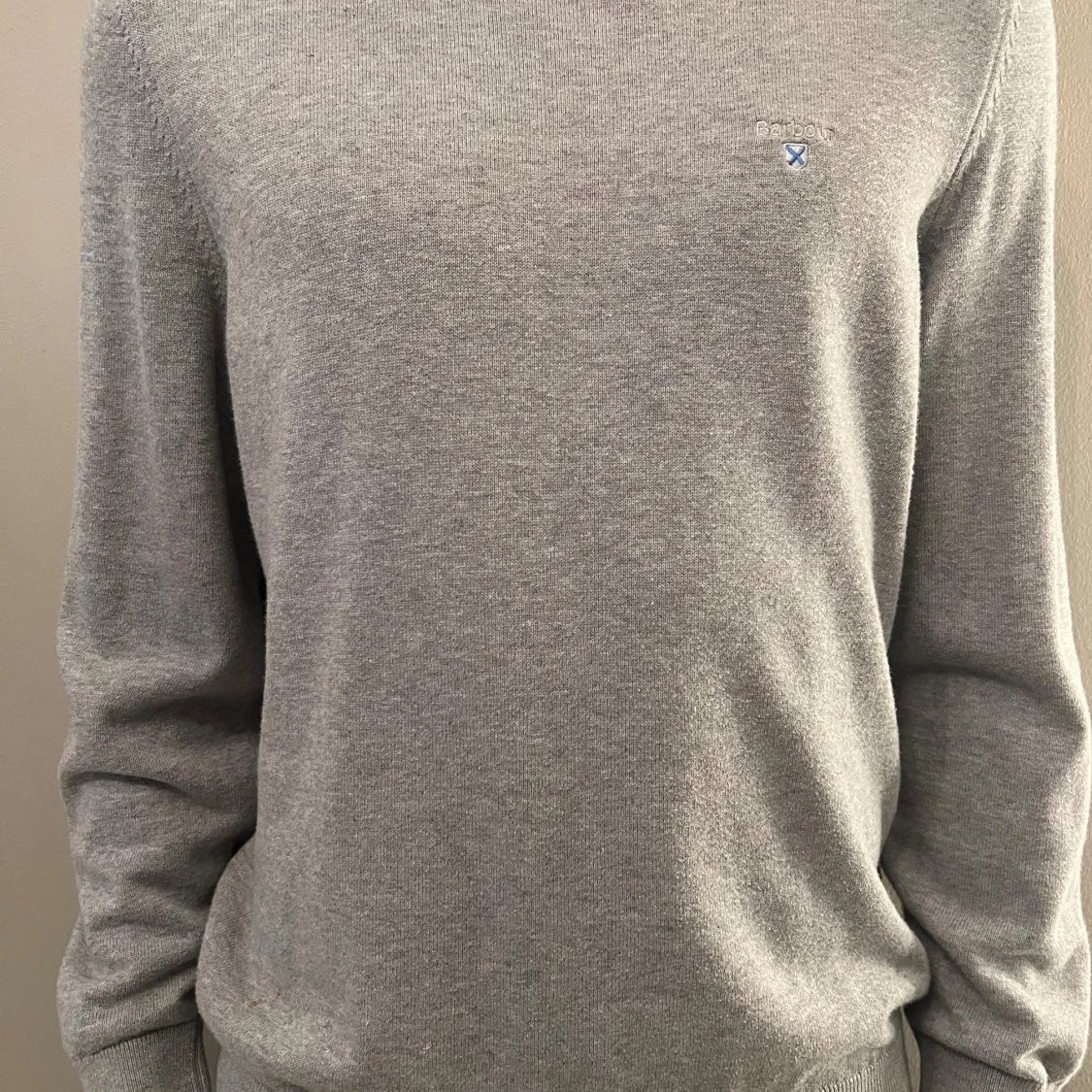 Grå stickad tröja från Barbour