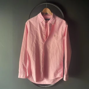 Ralph lauren skjorta - Galet snygg ralph lauren skjorta till sommaren!! Skick 10/10 inga defekter!🍻 hör av er för frågor!