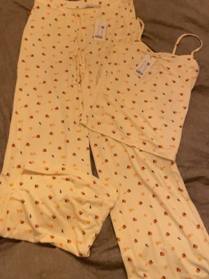 Pyjamas set  - Soft touch material. Top: Stl S Byxa: Stl XS