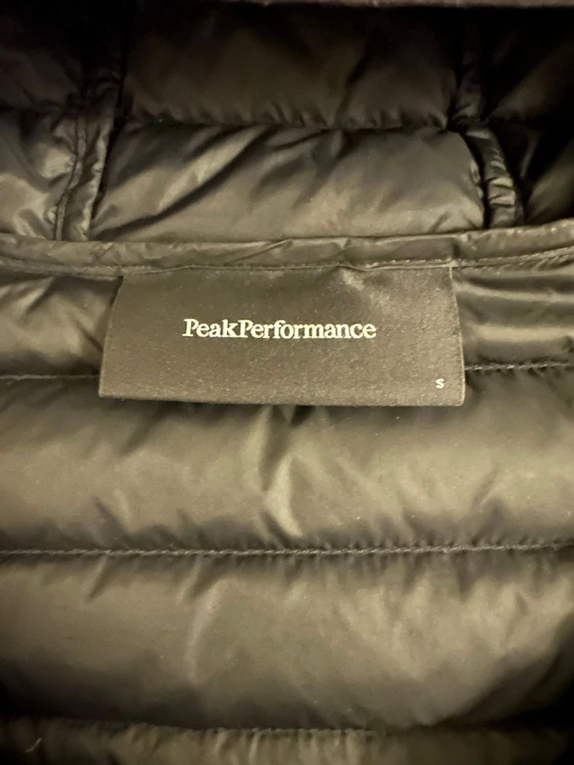 Svart dunjacka Peak Performance S - 2