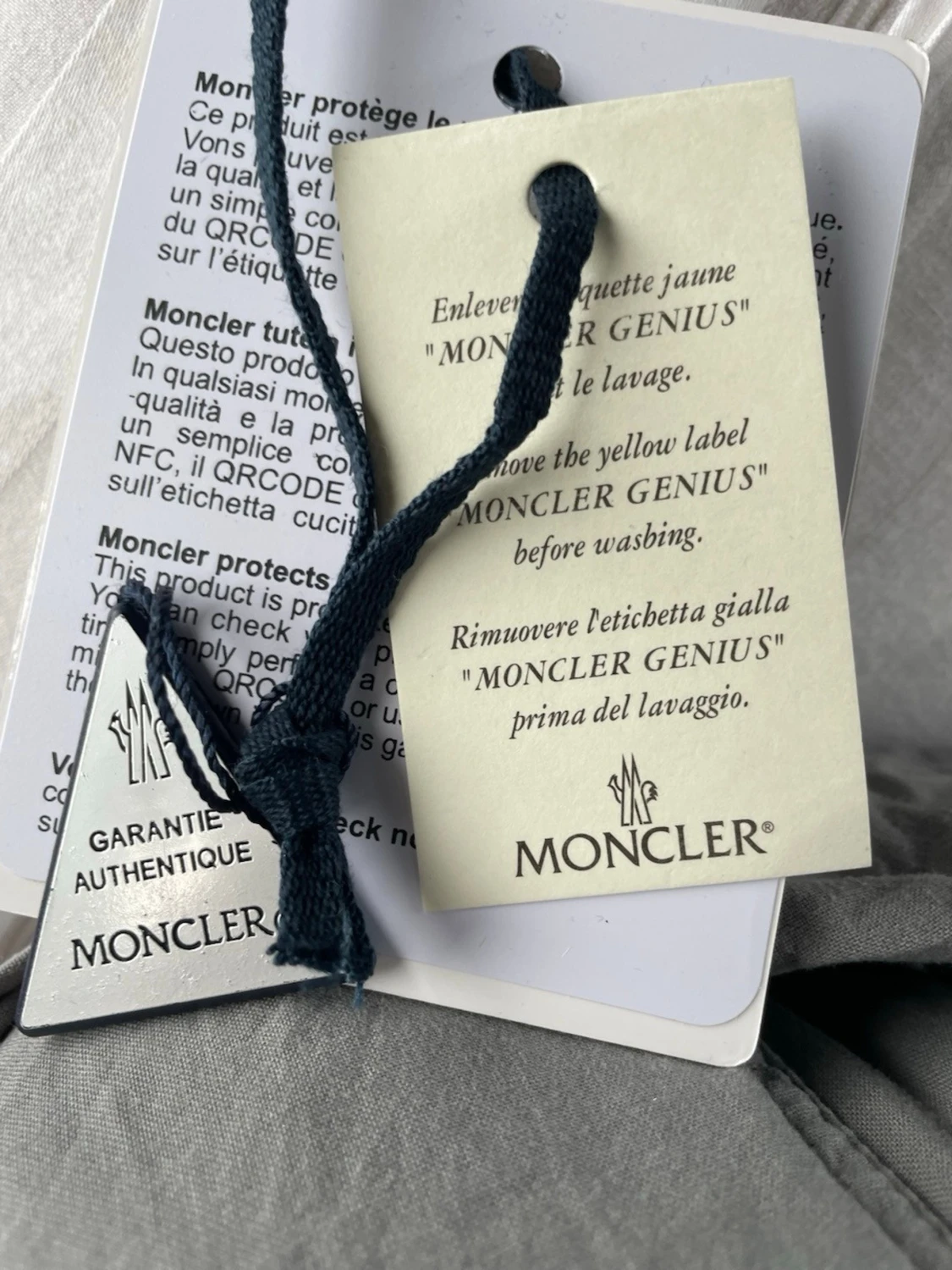 Svart pufferjacka från Moncler - 3