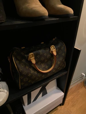 Handväska  - Säljer denna fina väska! Skriv privat för mer information💕