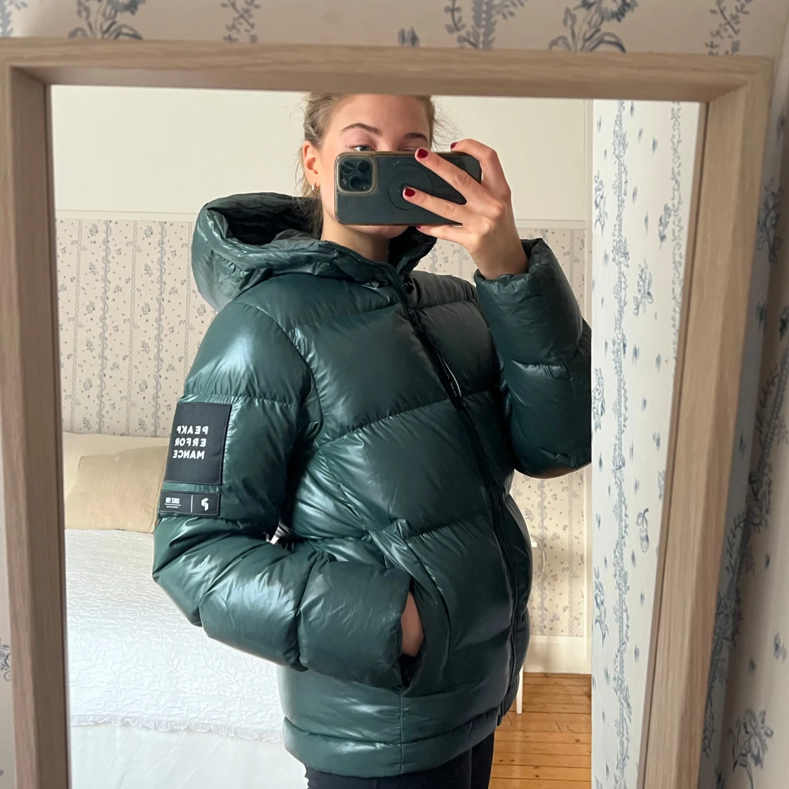 Peak performance pufferjacka med huva