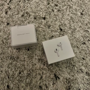 AirPods Pro 3 - Säljer mina AirPods Pro 3