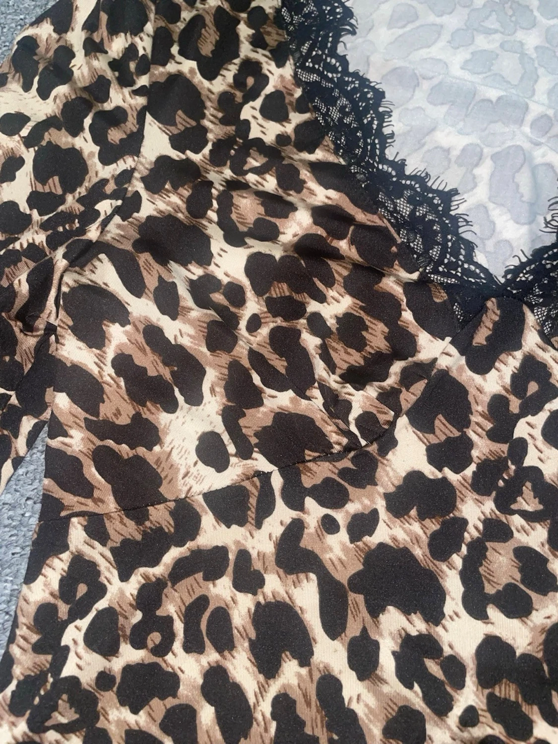 långärmad topp med leopardmönster - 2