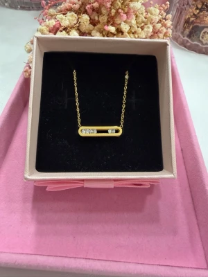 18k guldpläterat Messika halsband  - Väldigt fint och elegant halsband ✨