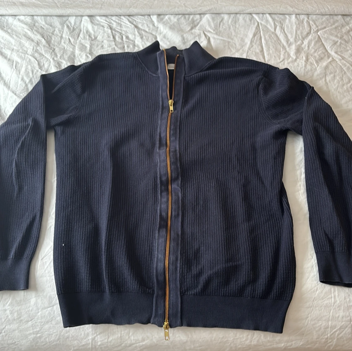 Marinblå ziptröja från John Henric