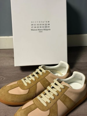 Maison Margiela sneakers beige - Maison Margiela sneakers i toppskick🌟