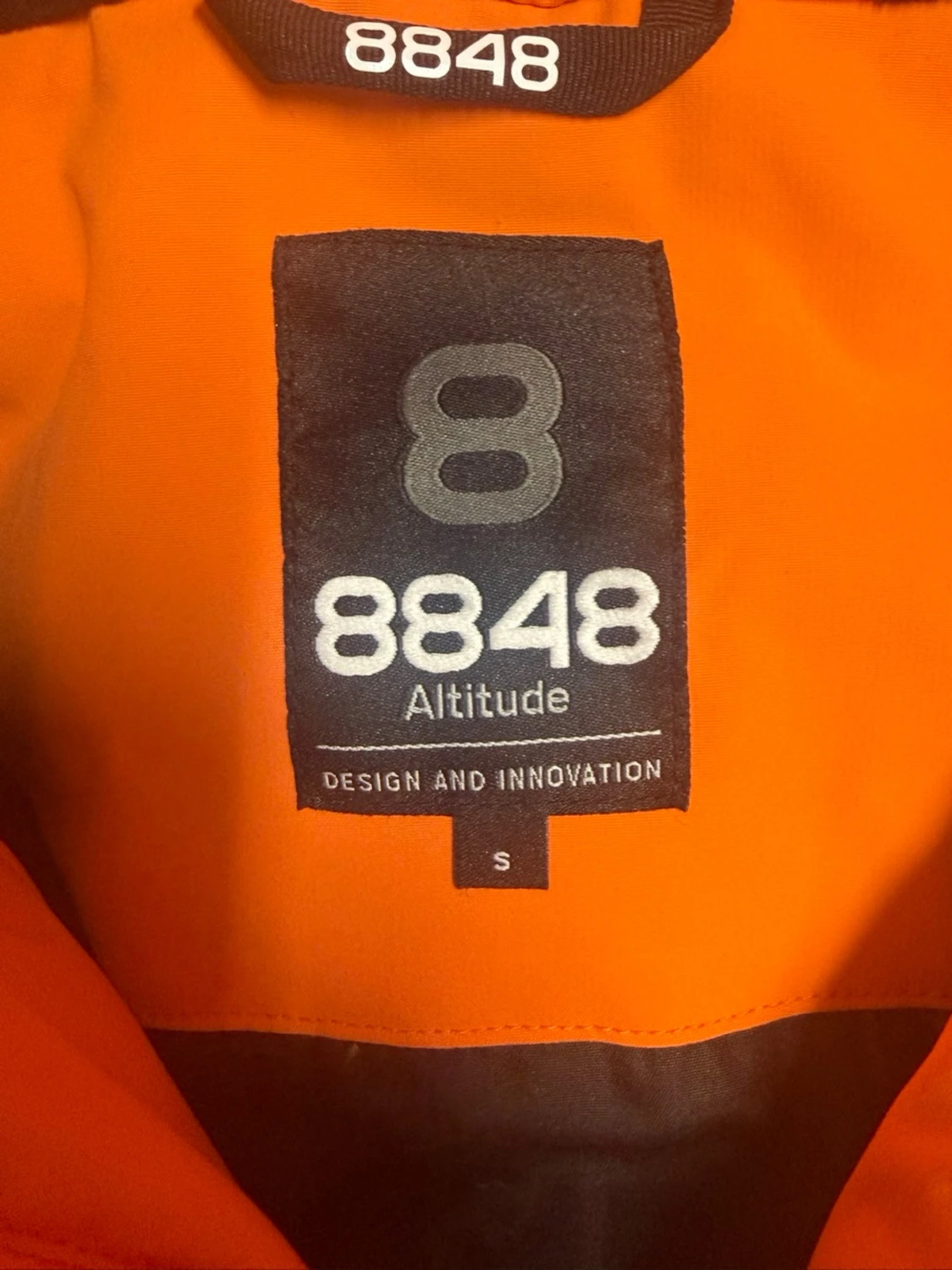 Orange vindjacka från 8848 Altitude - 1