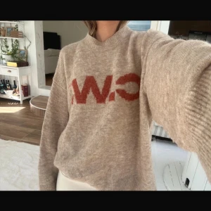 Carin Wester stickad tröja i alpacka blandning - Stickad tröja i S men den är obersized