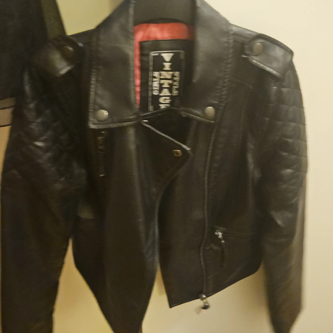 Svart skinnjacka från Vintage Girls