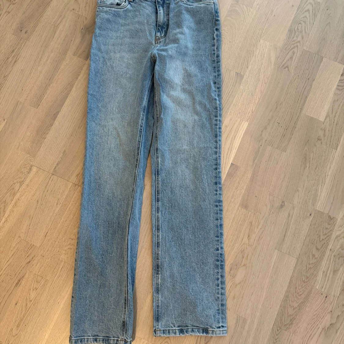 Blå raka jeans från Vero Moda