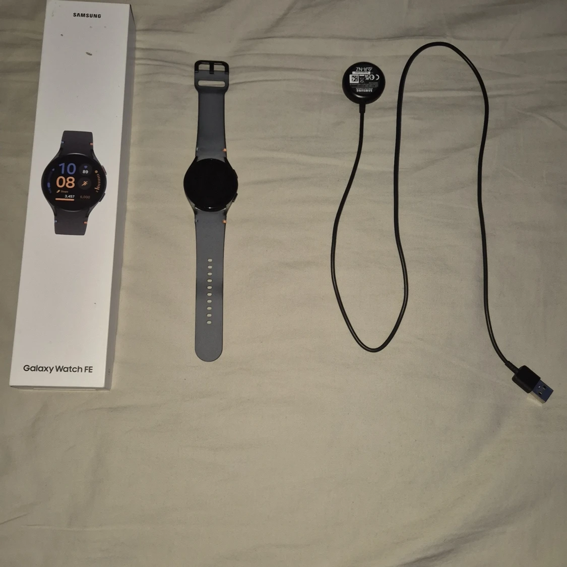 Samsung Galaxy Watch FE 40mm svart - 1